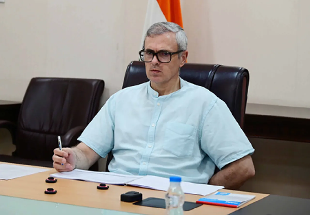 जम्मू बस हादसा: सीएम उमर अब्दुल्ला ने संवेदना व्यक्त की, घायलों को हरसंभव मदद का भरोसा