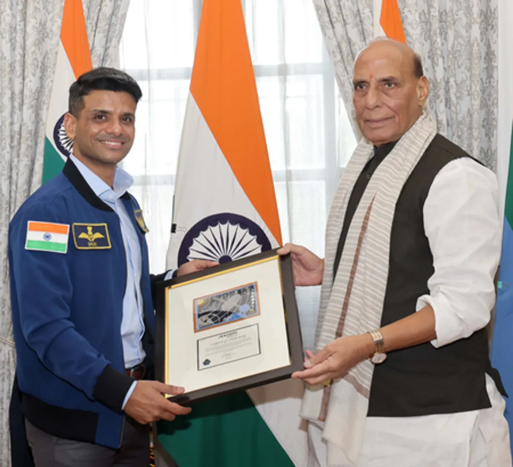 राजनाथ सिंह और शुभांशु शुक्ला के बीच हुई गगनयान मिशन पर चर्चा, कहा- उनकी उपलब्धियों पर देश को गर्व