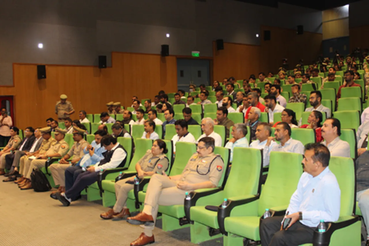 नोएडा पुलिस ने साइबर अपराध रोकथाम पर कार्यशाला आयोजित की, विशेषज्ञों ने दिए सुझाव