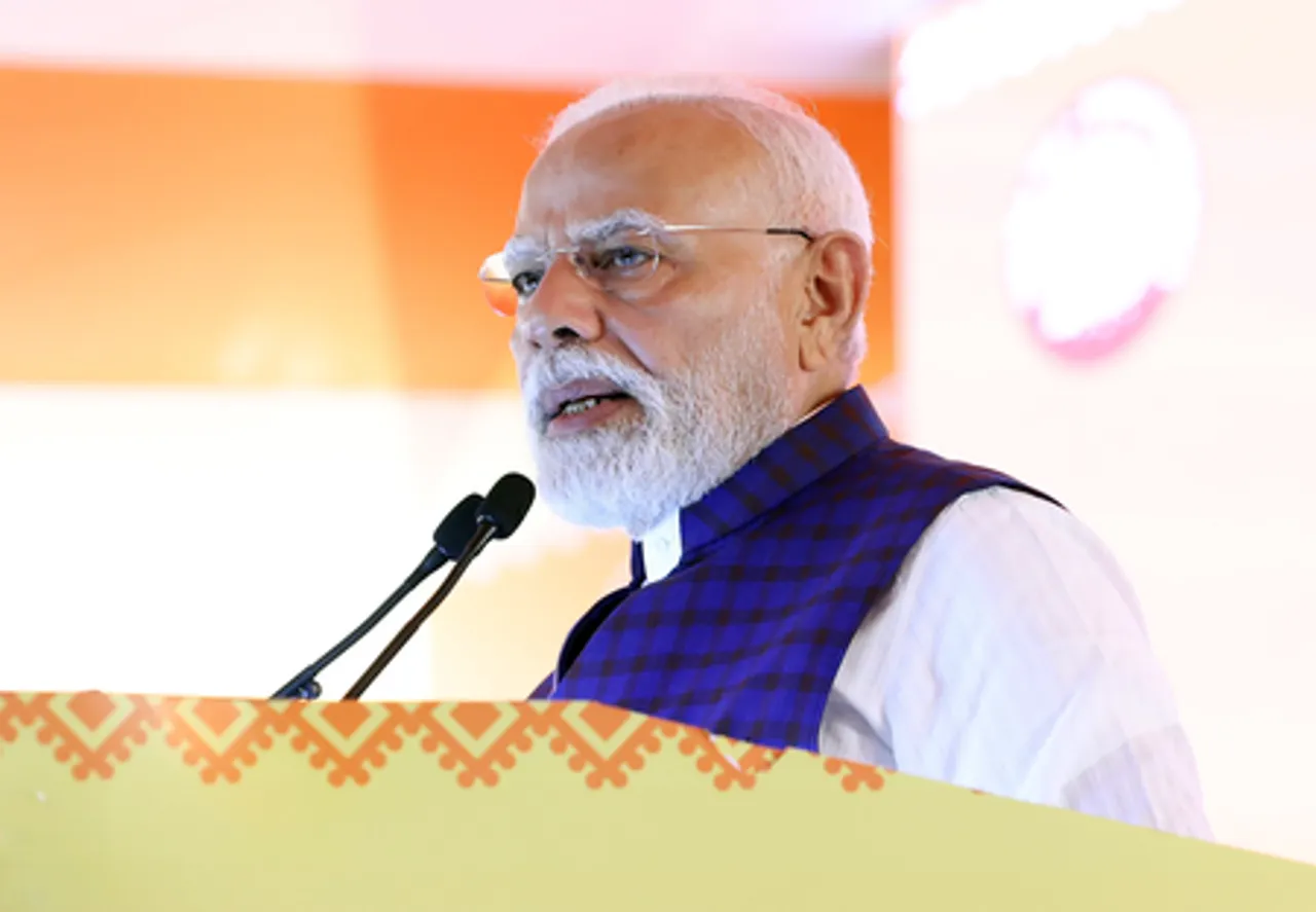 Kolkata: PM Modi Launches Key Projects