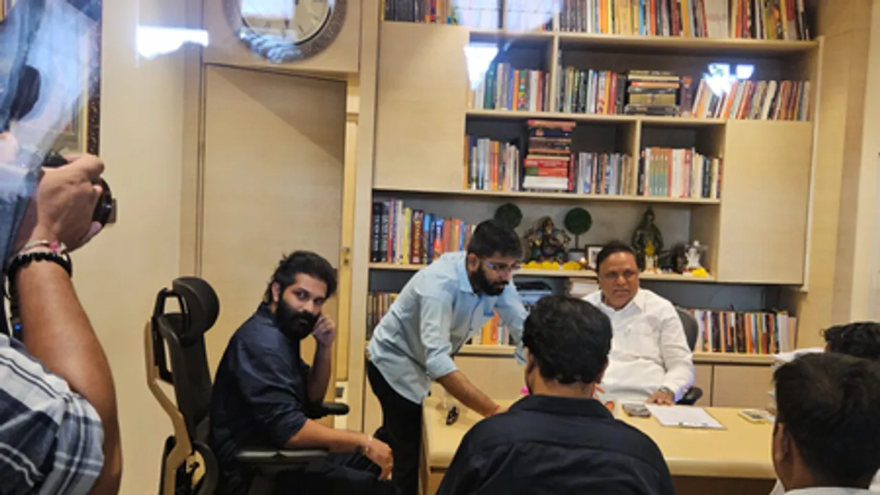 महाराष्ट्र : राजनीतिक हलचल के बीच अमित ठाकरे ने की आशीष सेलार से मुलाकात