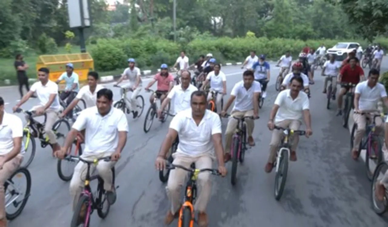 संडे ऑन साइकिल : दिल्ली पुलिस ने लिया बढ़-चढ़कर हिस्सा, गोल्ड मेडलिस्ट कृषा वर्मा रहीं मौजूद