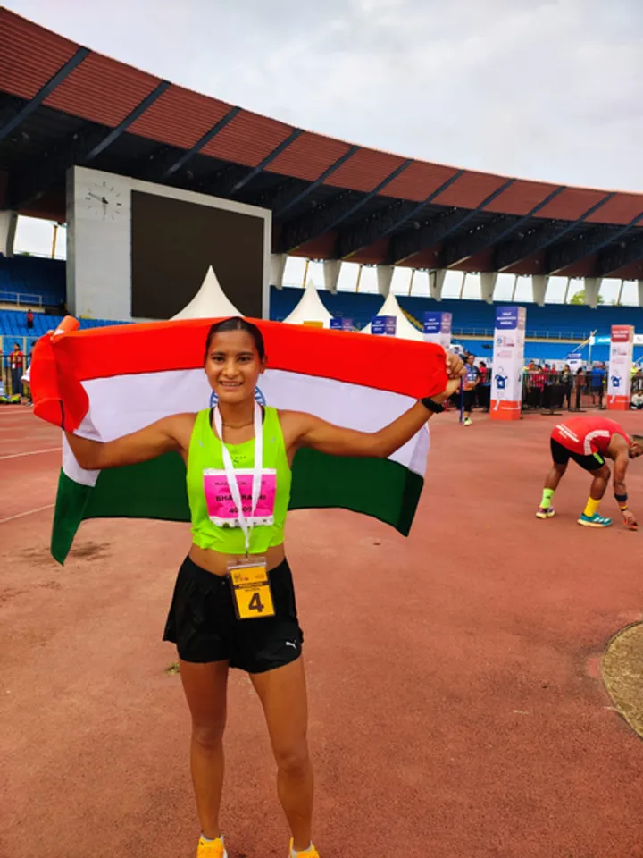 उत्तराखंड की 'फ्लाइंग गर्ल' भागीरथी बिष्ट ने हैदराबाद मैराथन में जीता गोल्ड