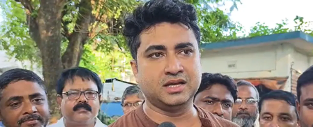 मालदा में वाम मोर्चा का जुलूस, गंगा नदी के कटाव से प्रभावित लोगों के पुनर्वास की मांग