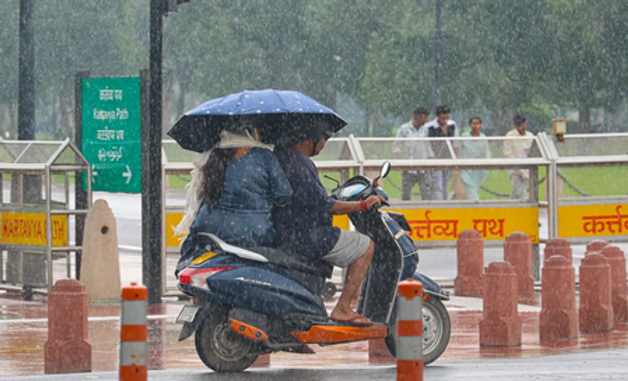एनसीआर में बरसेंगे झमाझम बादल, साफ हवा में सांस ले रहे लोग, अधिकतम तापमान में आई गिरावट