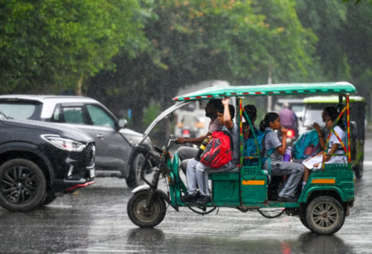 Rain in Noida