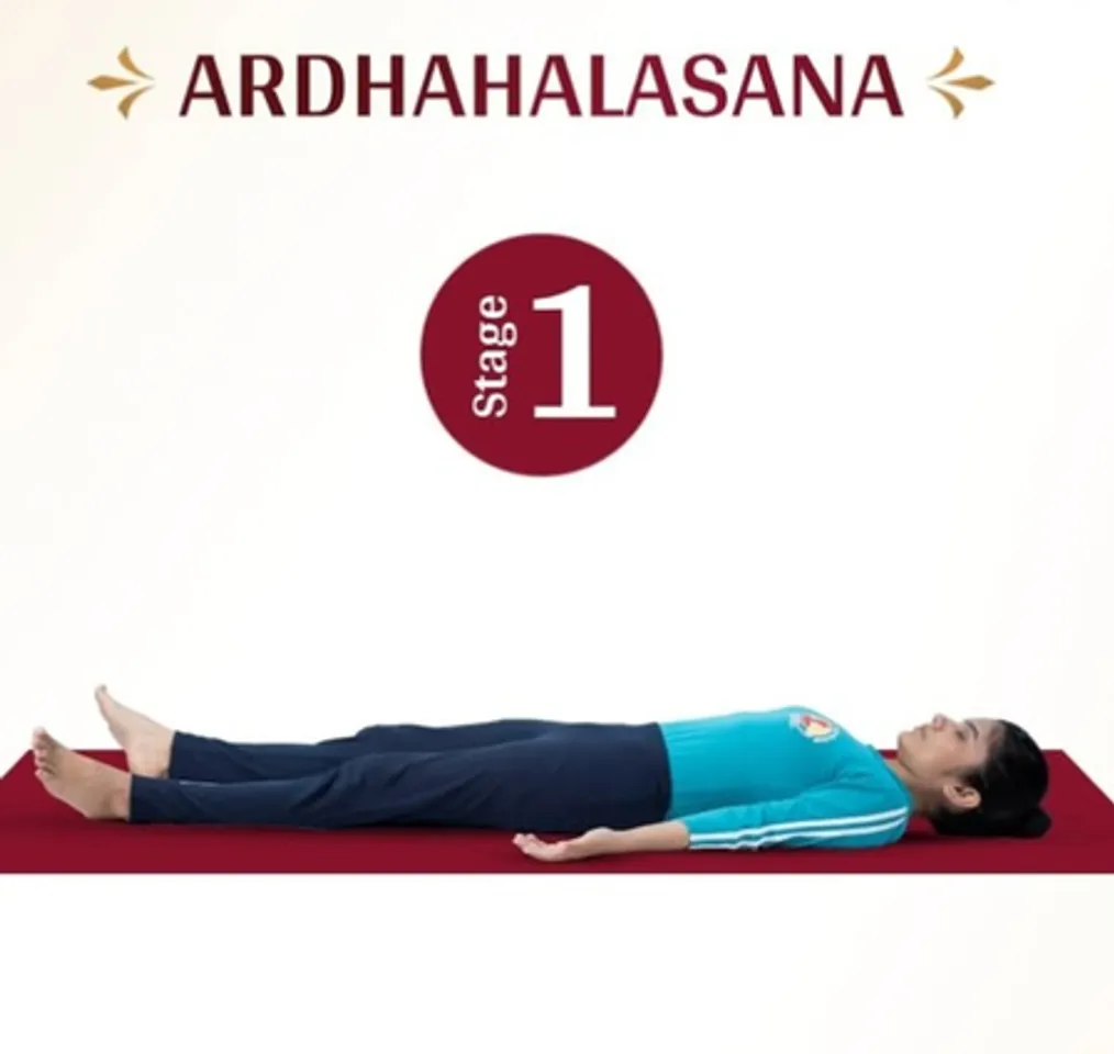 कब्ज, पीठ दर्द और हाई ब्लड प्रेशर में राहत देता है अर्ध हलासन, आयुष मंत्रालय ने बताया सही तरीका