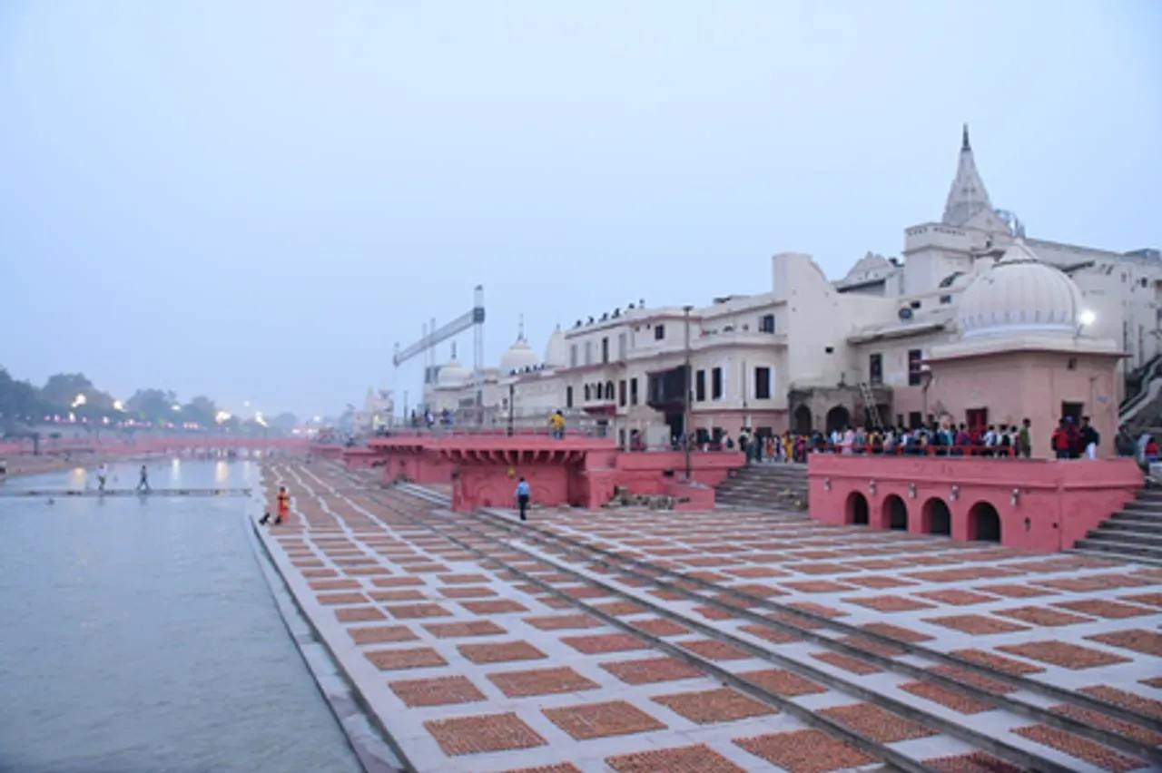 अयोध्या में दीपोत्सव 2025 की तैयारी तेज, अरविंद कुमार मिश्रा-डॉ. जितेंद्र प्रताप सिंह नोडल अधिकारी नामित
