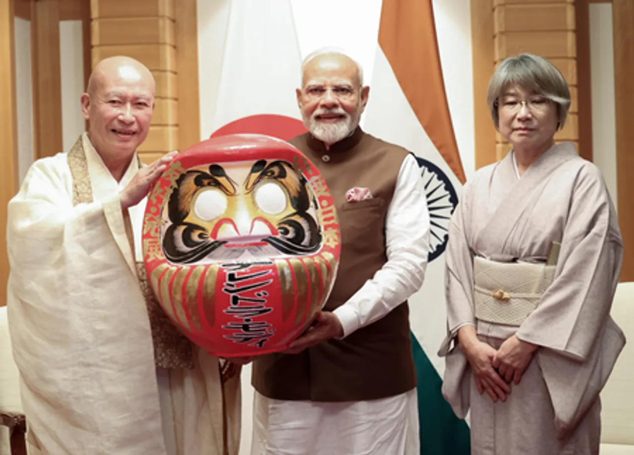 पीएम मोदी को दारुम-जी मंदिर के मुख्य पुजारी ने भेंट की 'दारुमा' गुड़िया, जानें इसकी खासियत