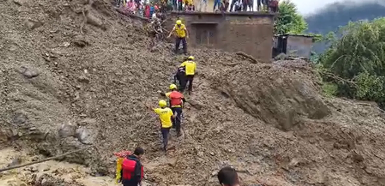 रुद्रप्रयाग में बादल फटने से भारी तबाही : एक महिला की मौत, राहत और बचाव कार्य जारी