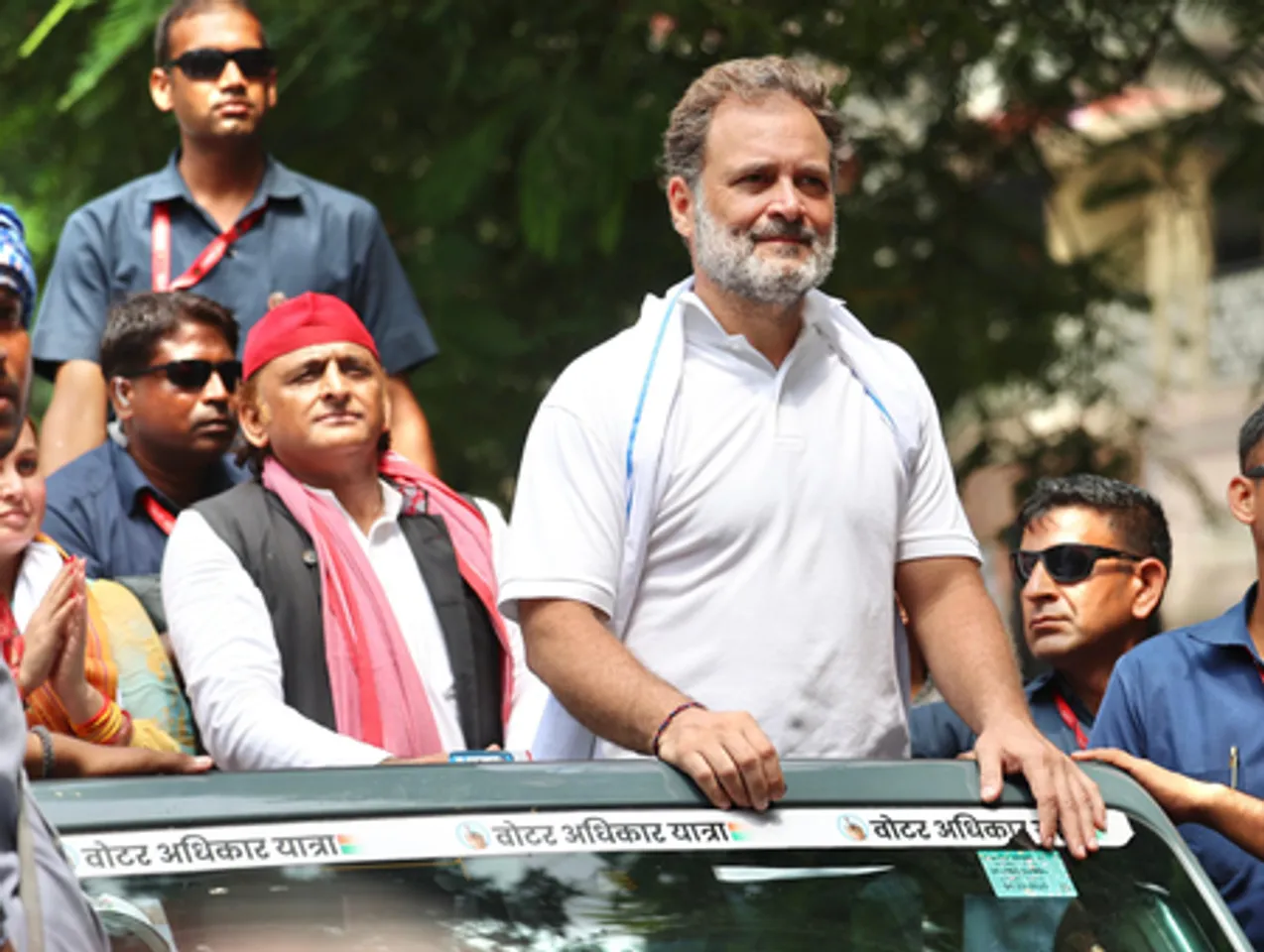 राहुल गांधी ने अखिलेश यादव को दिया धन्यवाद, बोले, दो भाई, वोट चोरों की तबाही