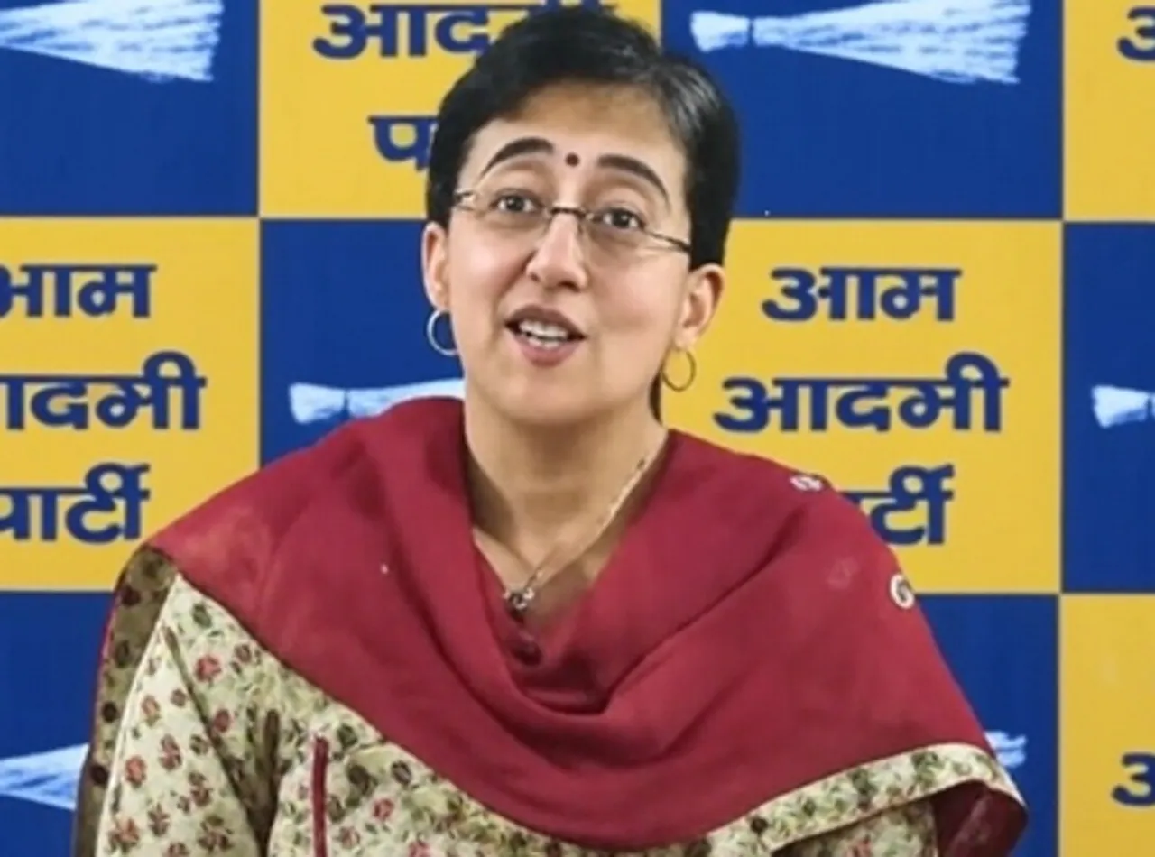 दिल्ली में मंदिर के सेवादार की हत्या, आतिशी ने सीएम रेखा गुप्ता को लिखी चिट्ठी