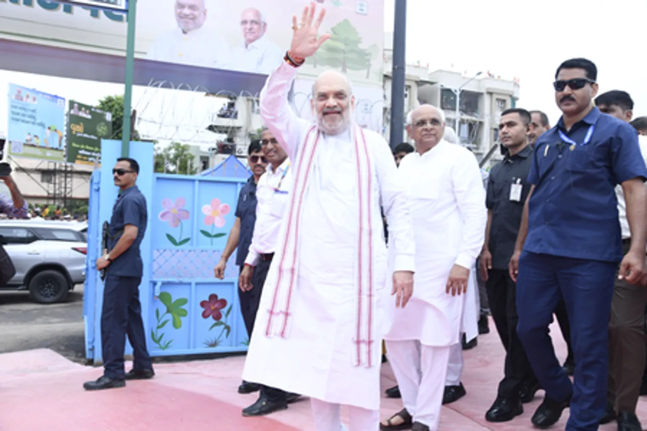 गृह मंत्री अमित शाह ने अहमदाबाद में नए स्वास्थ्य केंद्र का उद्घाटन किया