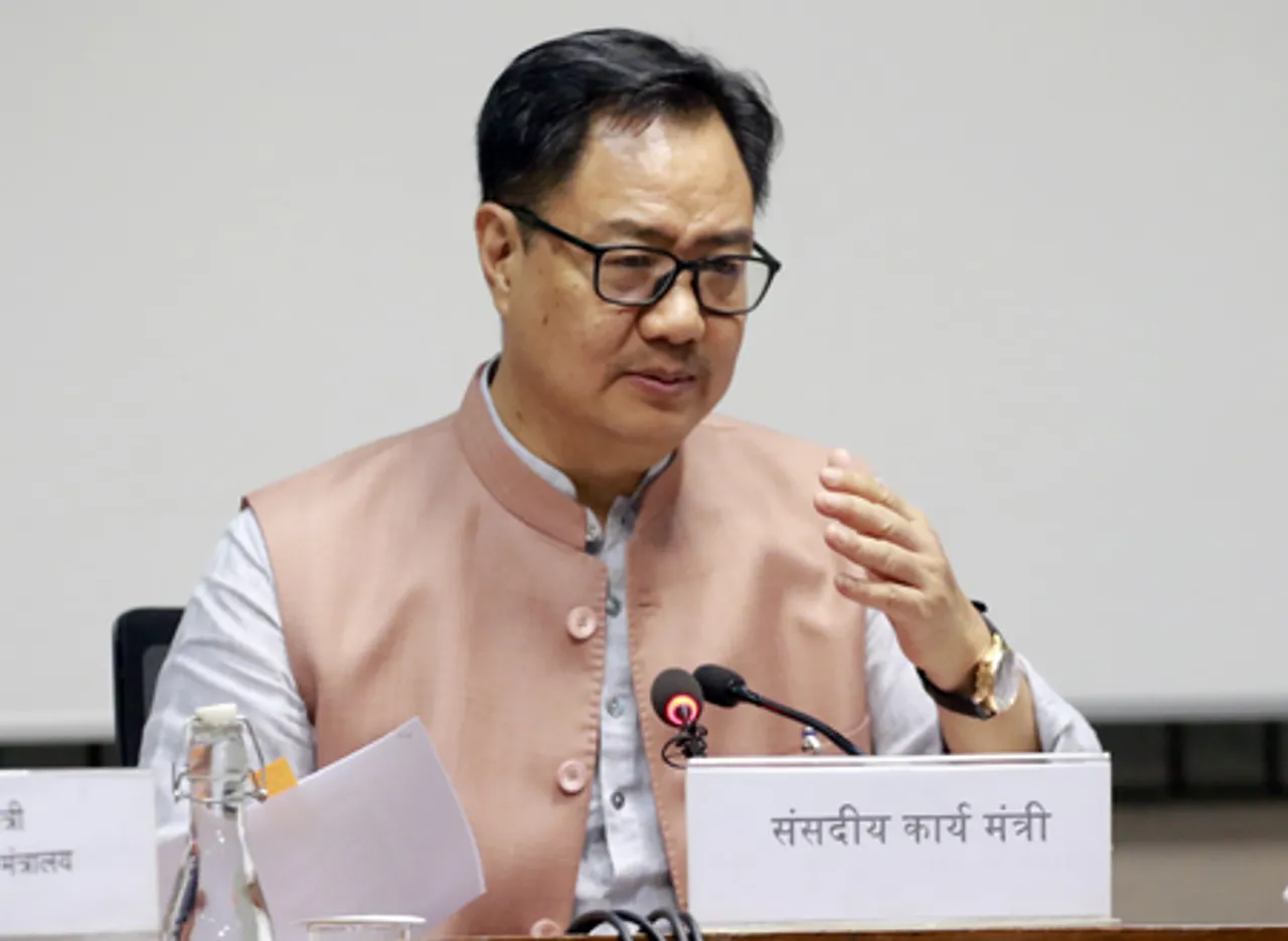 शशि थरूर की सोच देशहित में लेकिन कांग्रेस पार्टी में उन्हें बोलने की आजादी नहीं: किरेन रिजिजू