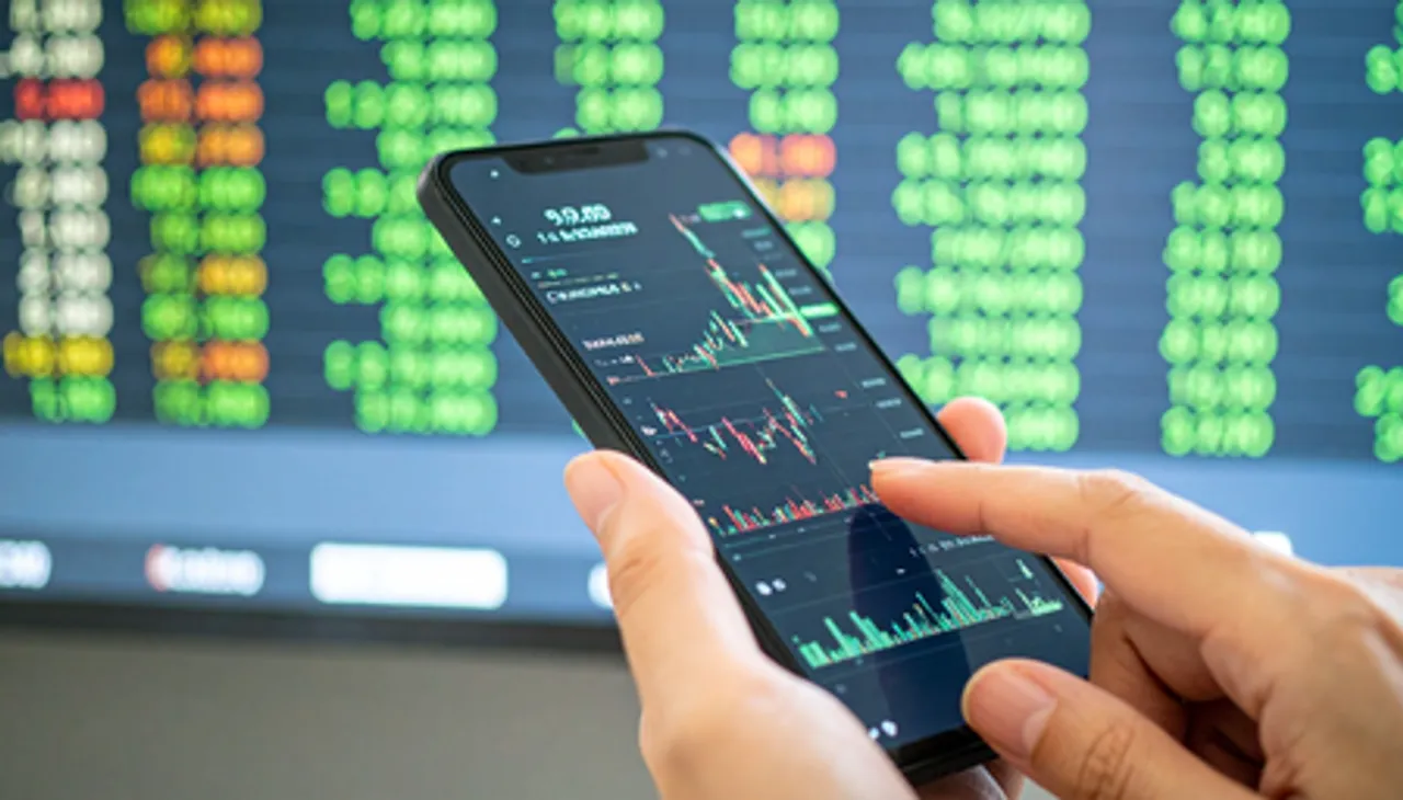 Indian indices end volatile session slightly lower, Sensex falls 206 points