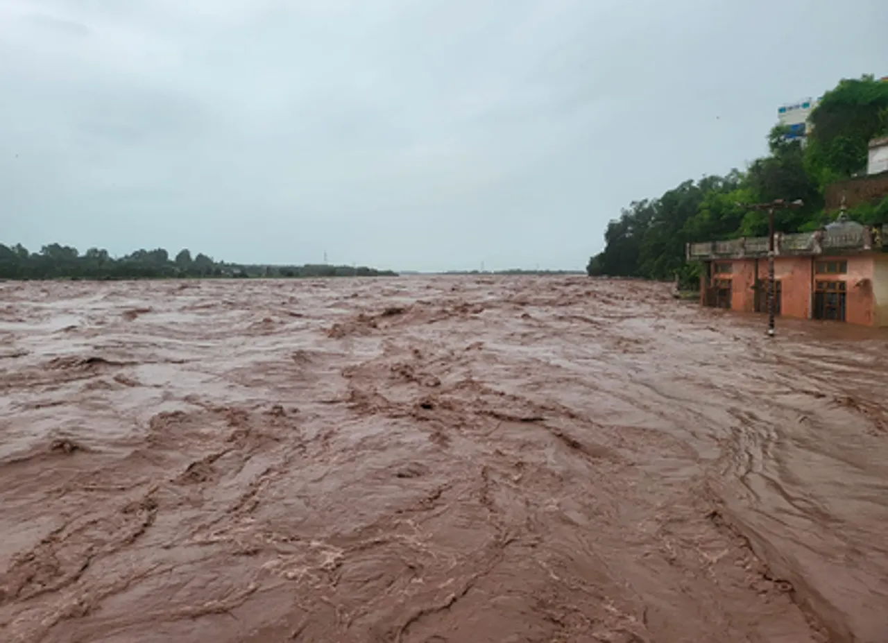 Chenab River Overflows in Akhnoor
