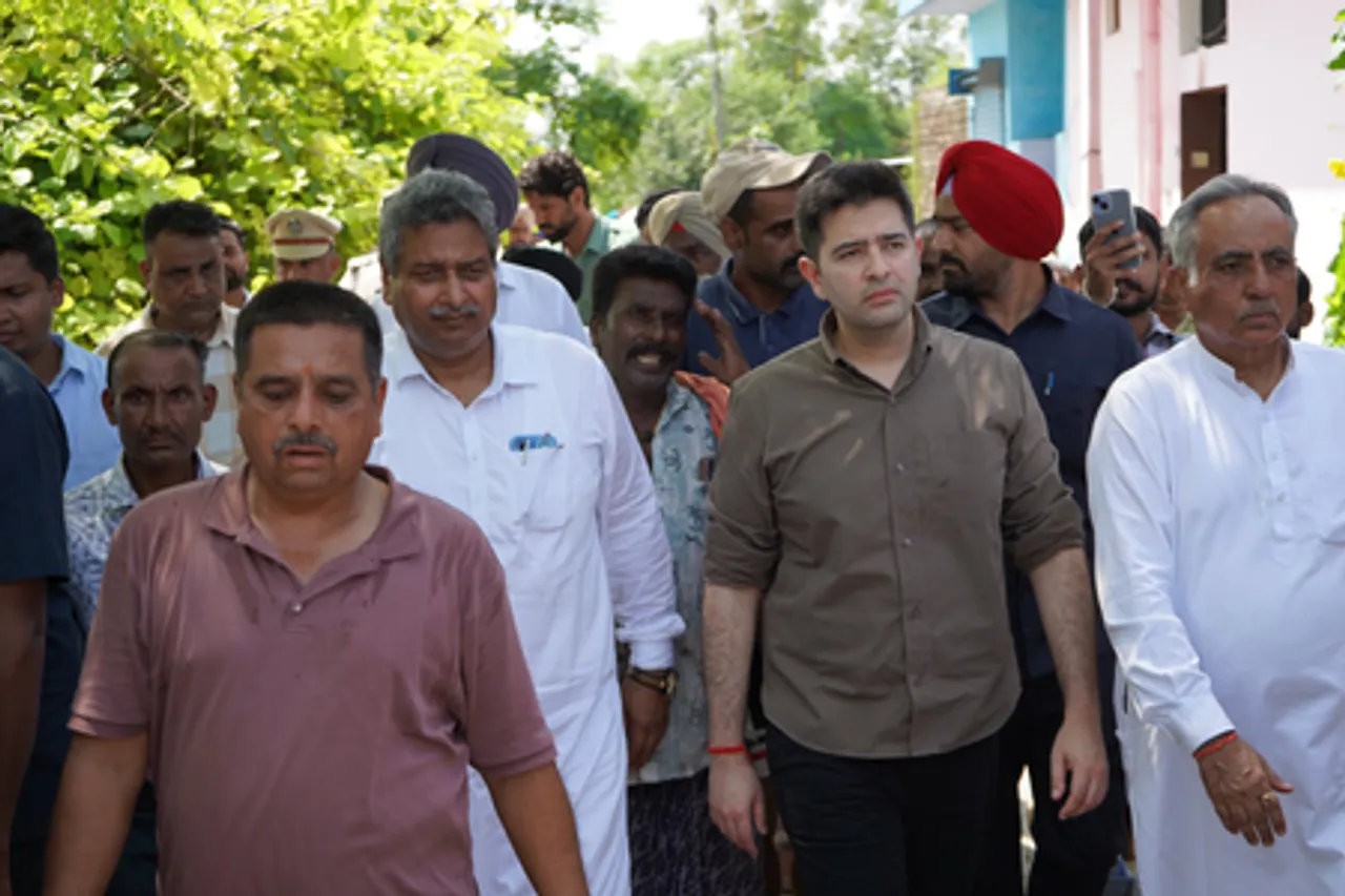 राघव चड्ढा ने पंजाब के बाढ़ प्रभावित क्षेत्रों के लिए सांसद निधि से 3.25 करोड़ रुपए किए आवंटित