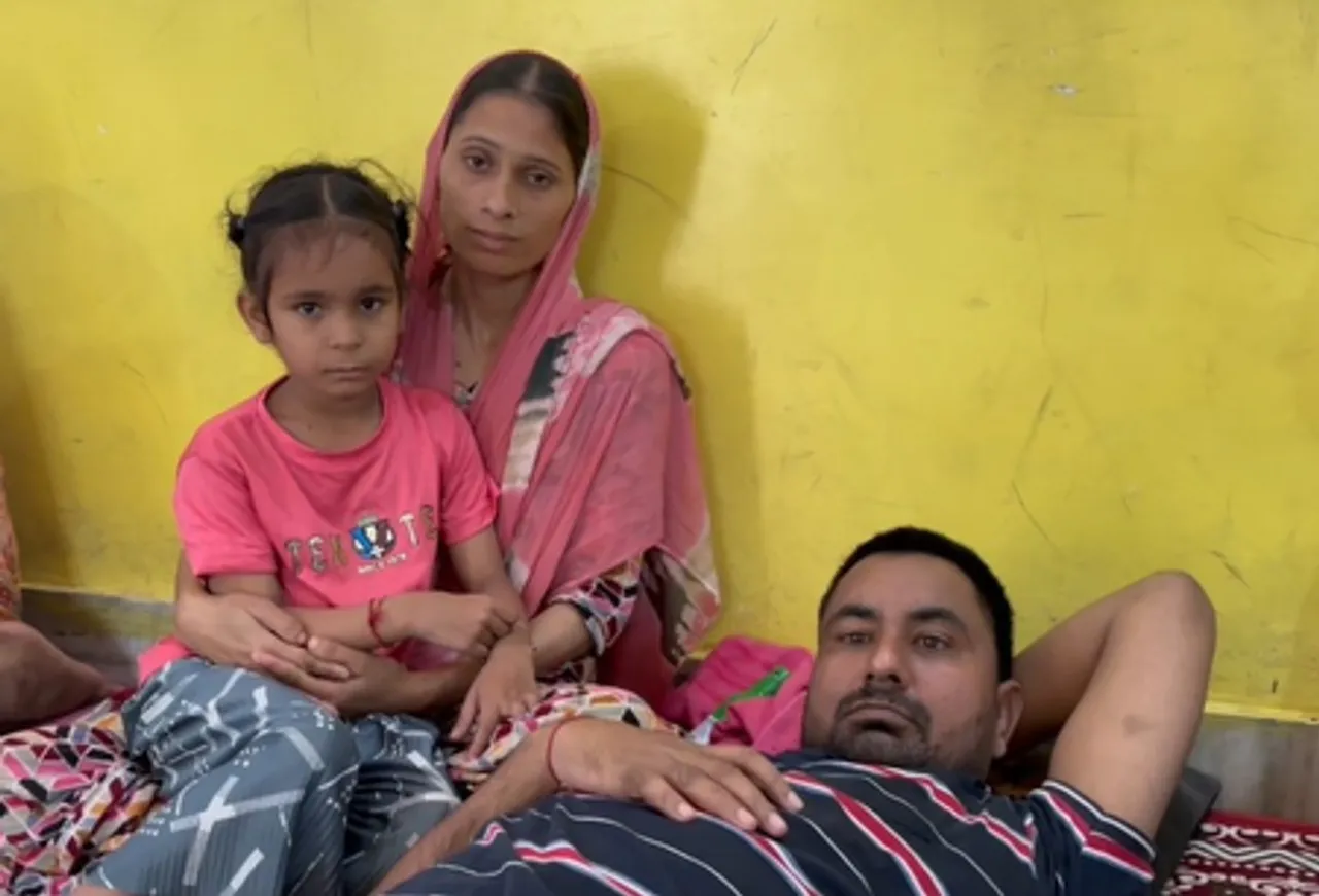 पंजाब : गुरदासपुर में बाढ़ ने मचाई तबाही, नड़ावाली राहत कैंप में पीड़ित ने सुनाई दर्दनाक कहानी
