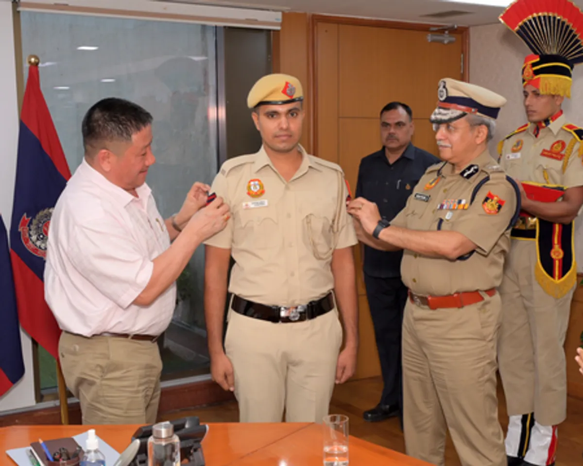दिल्‍ली पुलिस आयुक्त ने कांस्टेबल करतार सिंह को बिना बारी के पदोन्नति प्रदान की
