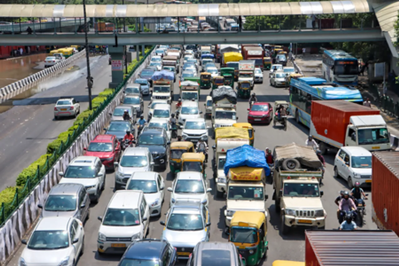 New Delhi: Vehicles Move Near ISBT Kashmiri Gate