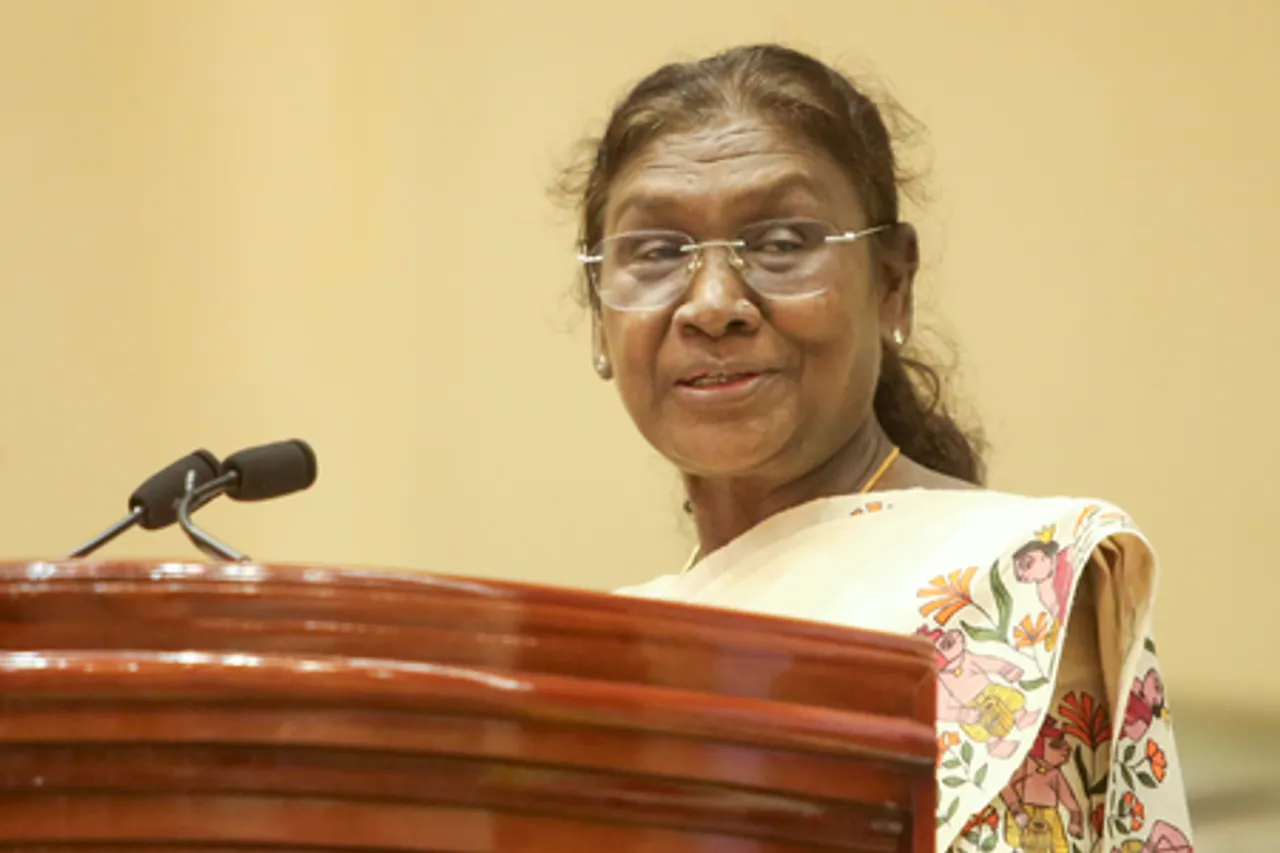 New Delhi: President Murmu Honours Teachers at National Awards 2025