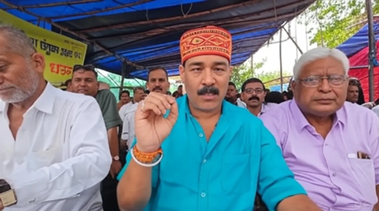 झारखंड: शिक्षक दिवस पर वित्तरहित शिक्षकों का राजभवन के सामने धरना, दो मांगों पर अड़े