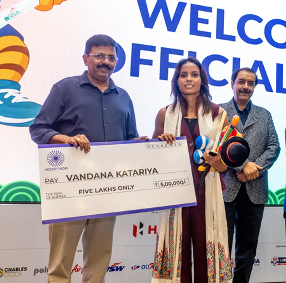 Hockey India felicitates Vandana Katariya and Lalit Upadhyay for their stellar careers