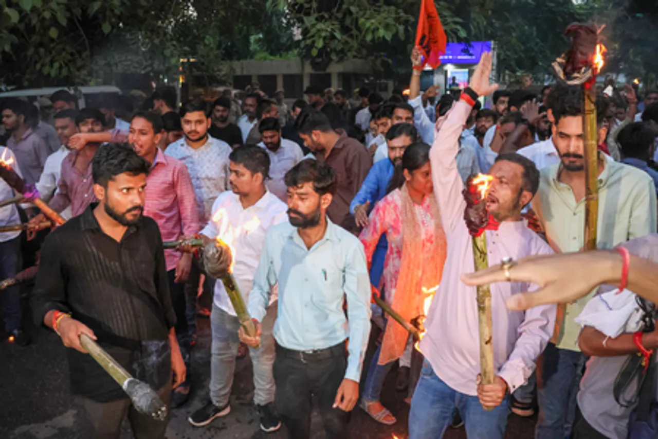Lucknow: ABVP activists take out torch march against lathi charge on students