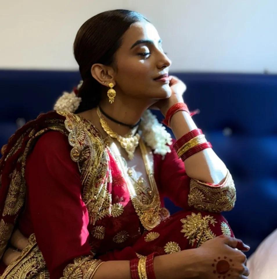 अक्षरा सिंह ने लाल जोड़े में बिखेरा पारंपरिक अंदाज, फैंस बोले- 'बिलकुल दुल्हन लग रही हो'