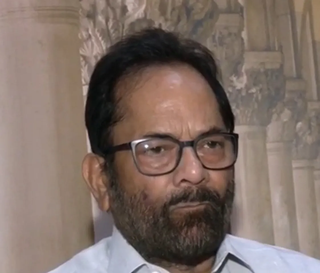 पीएम  मोदी देशहित और जनता के सरोकार को प्राथमिकता देते हैं : मुख्तार अब्बास नकवी