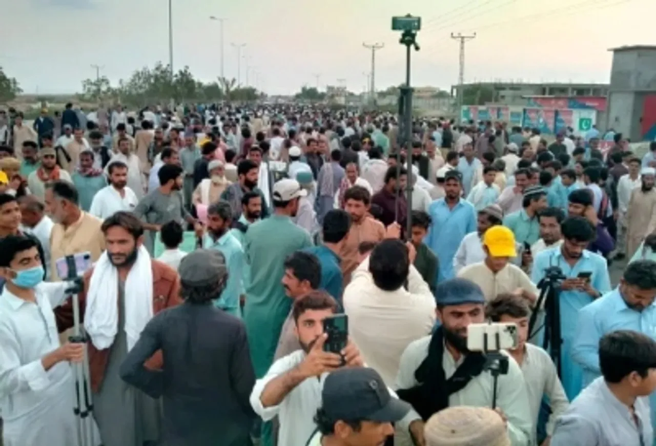 Rights groups denounce shutdowns in Balochistan, call access to internet 'basic human right'