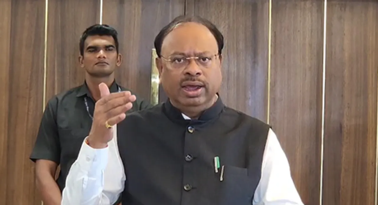 महाराष्ट्र : सरकार के नए जीआर के खिलाफ ओबीसी नेता, क्या बोले मंत्री चंद्रशेखर बावनकुले?