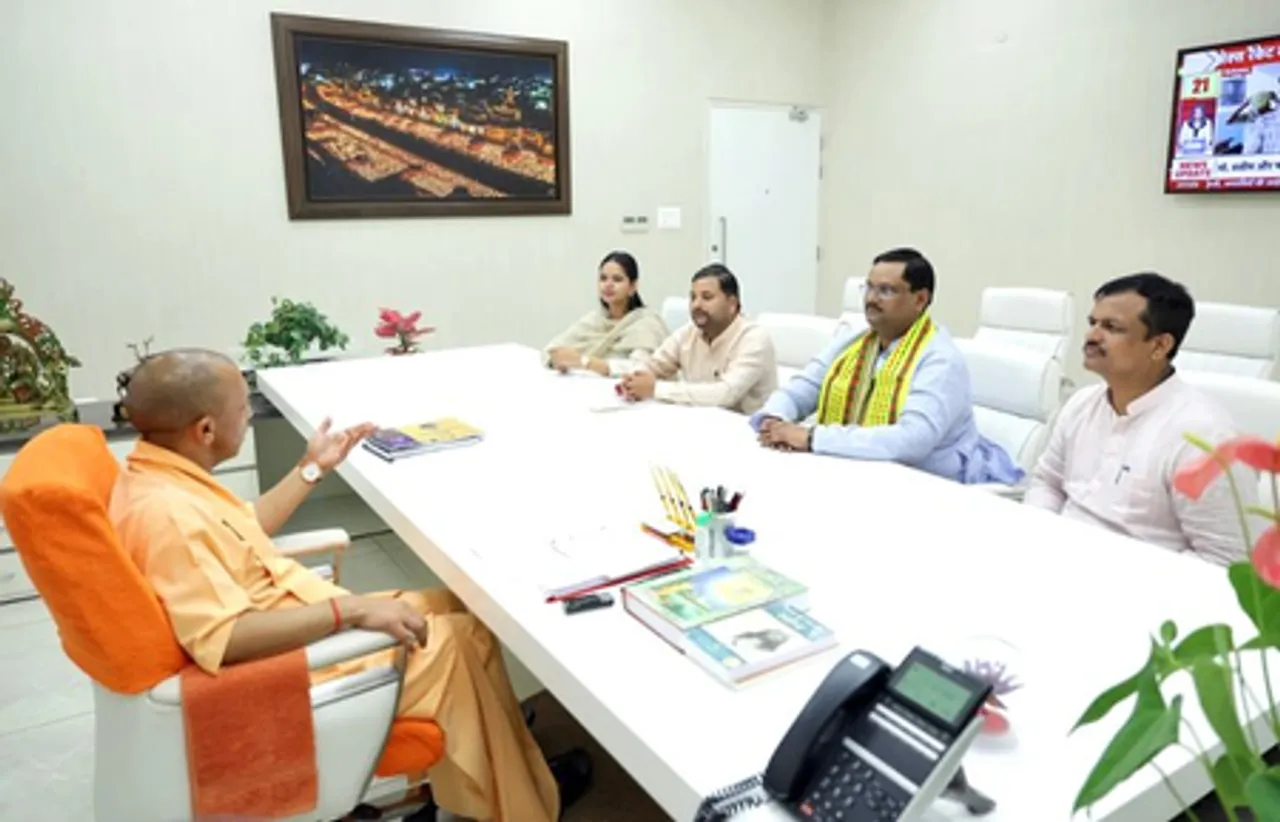 उत्तर प्रदेश : सीएम योगी से मिले एबीवीपी पदाधिकारी, बाराबंकी लाठीचार्ज पर चर्चा