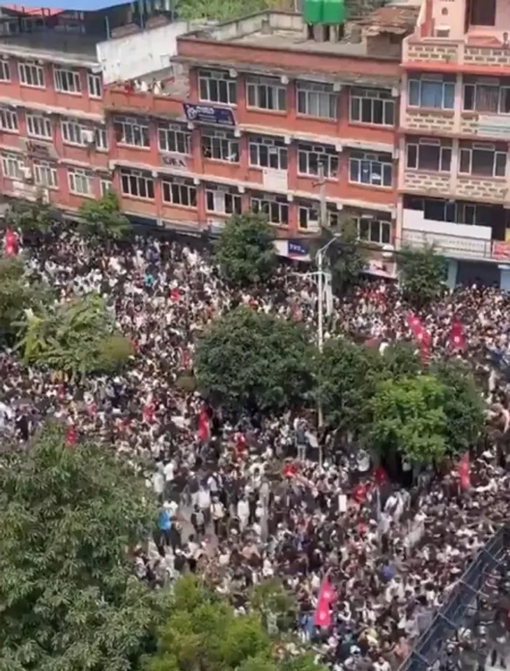 नेपाल में सोशल मीडिया बैन के खिलाफ प्रदर्शन कर रहे 16 जेन जी युवाओं की मौत, कर्फ्यू जारी