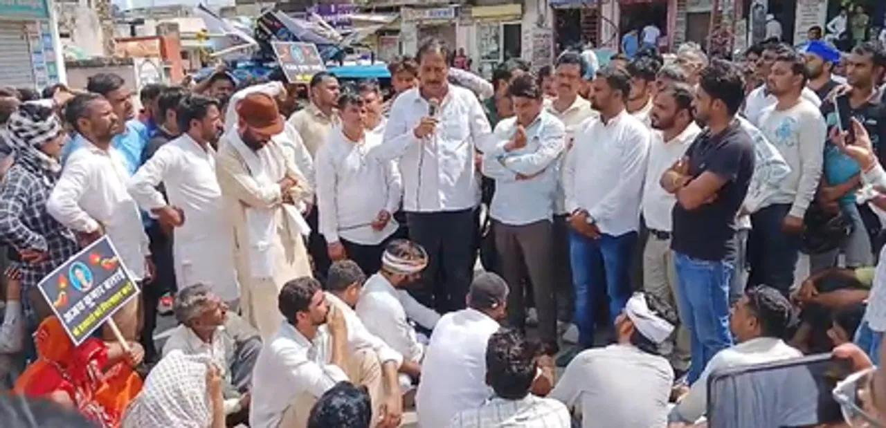 मावंडा के अजय बलाई की मौत निकाली रैली , सैकड़ों लोगों ने किया विरोध प्रदर्शन