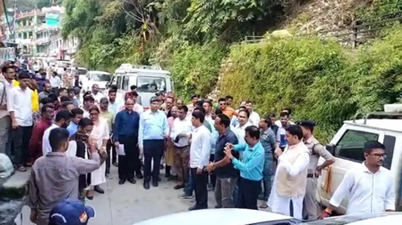 उत्तराखंड: थराली में आपदा प्रभावित क्षेत्रों का केंद्रीय टीम ने किया हवाई और स्थलीय सर्वेक्षण