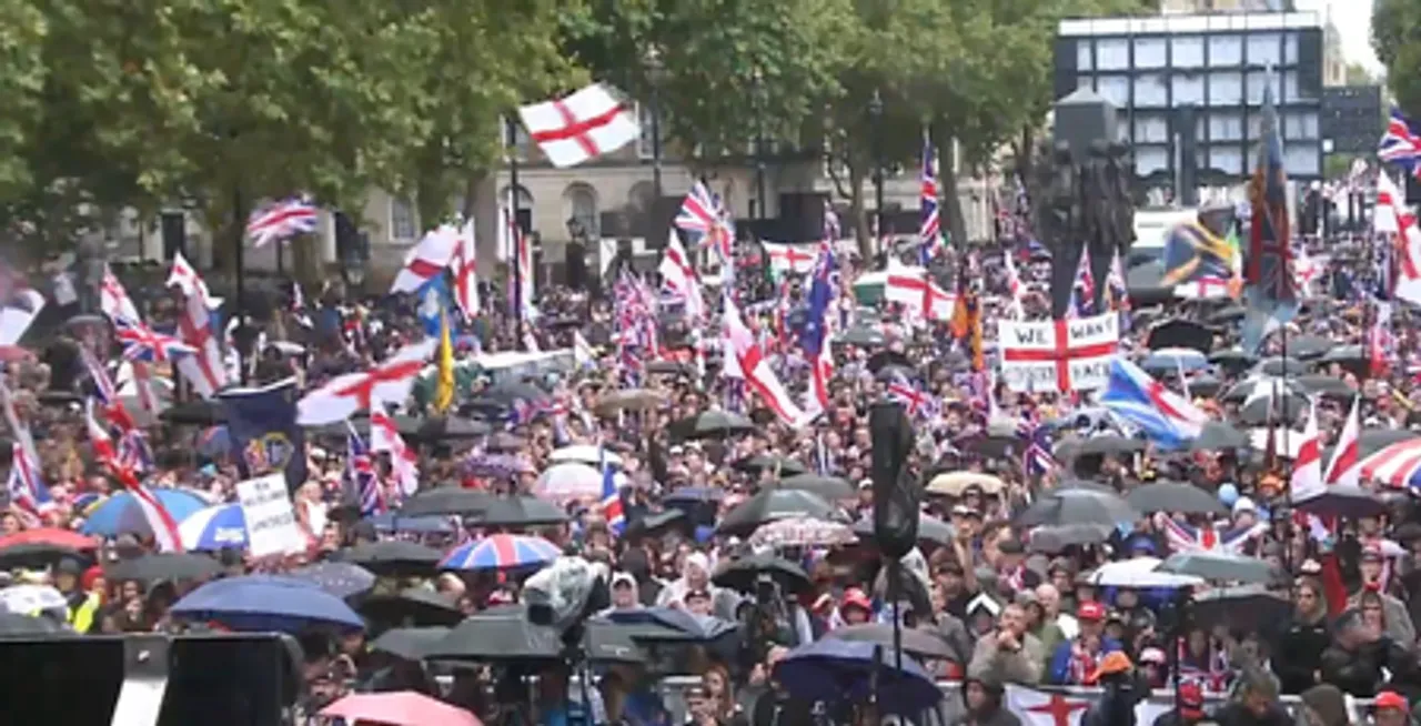 Massive anti-immigration rally rocks London, 26 police officers injured