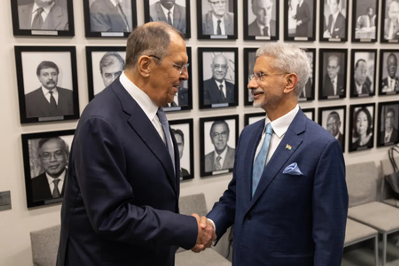 External Affairs Minister S Jaishankar meets Russia's Foreign Minister Sergei Lavrov in New York on Friday, September 26, 2025. (Photo: EAM)