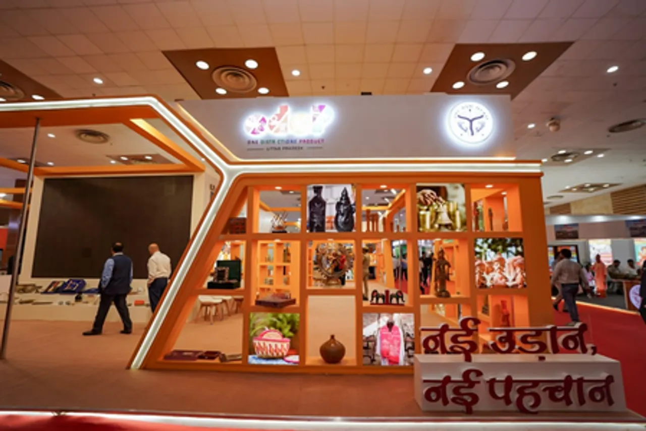 यूपीआईटीएस 2025: खादी सिर्फ कपड़ा नहीं, आत्मनिर्भरता और सतत जीवनशैली का प्रतीक बनकर उभरा