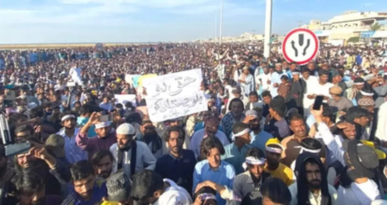 Massive civil unrest erupts in Pakistan occupied Kashmir over soaring prices, political discontent