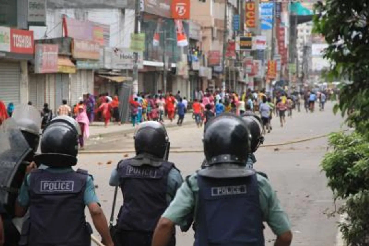 Bangladesh: Clash between Dhaka University students leaves 50 injured