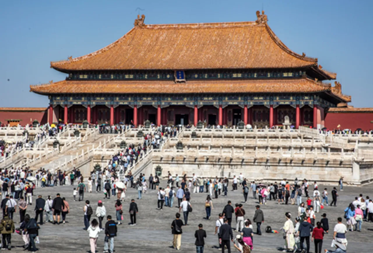 शी चिनफिंग ने पैलेस संग्रहालय की शताब्दी प्रदर्शनी का किया दौरा