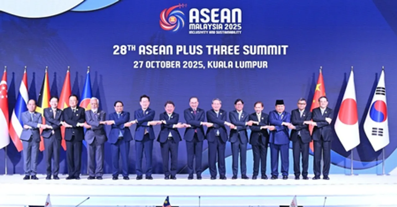 ली छ्यांग ने 28वीं आसियान-चीन-जापान-दक्षिण कोरिया नेताओं की बैठक में भाग लिया