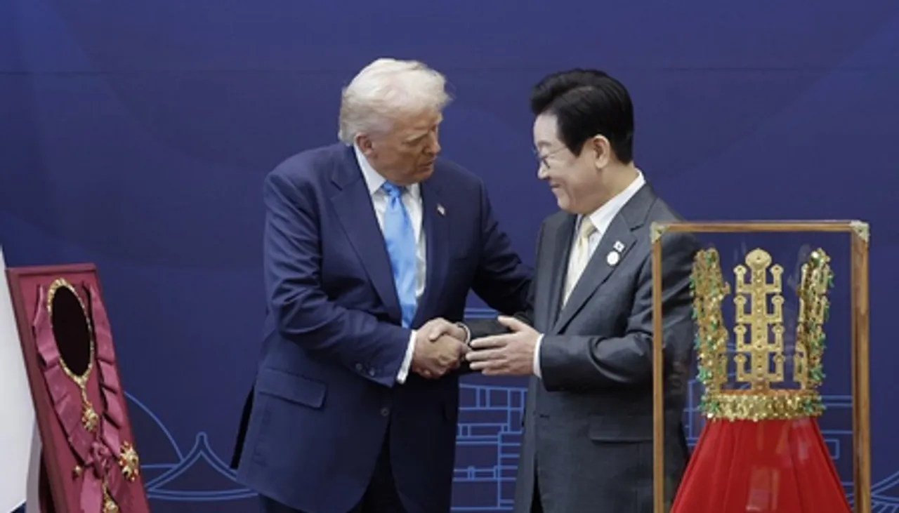 साउथ कोरिया में ट्रंप को सोने का मुकुट भेंट किया गया, ये सम्मान पाने वाले पहले अमेरिकी राष्ट्रपति
