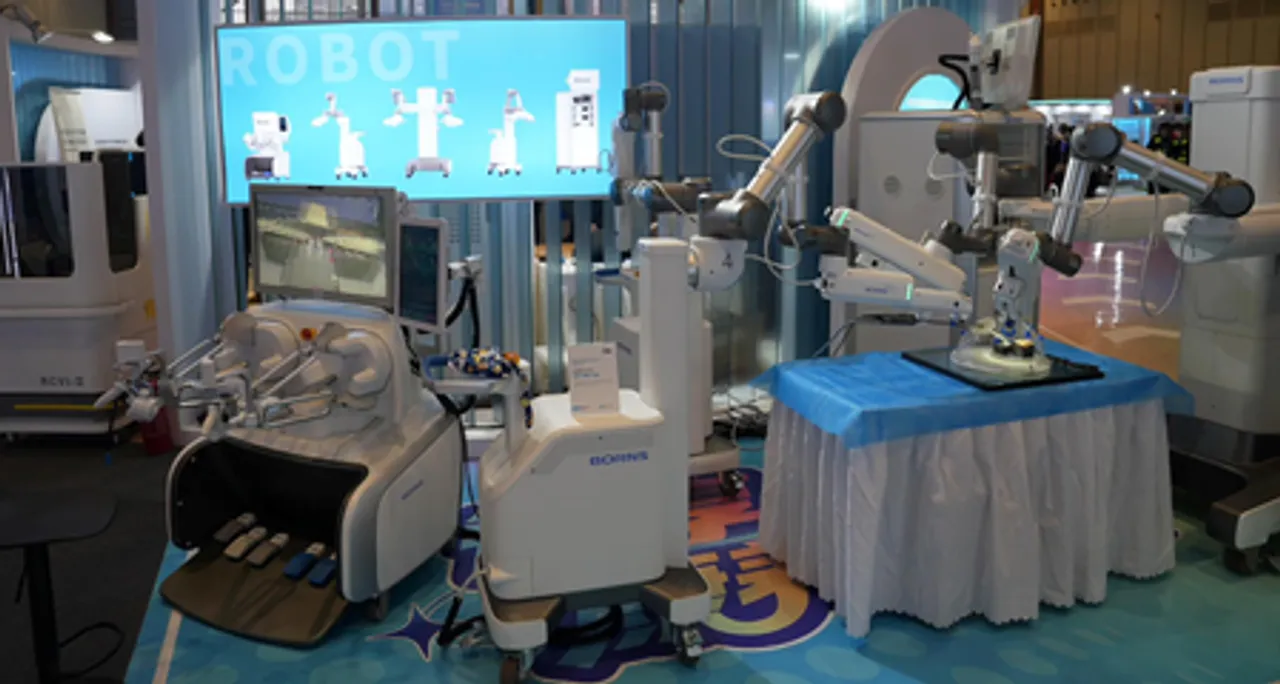 सीएमजी 'केयरटेकर रोबोट सम्मेलन' : छंगतु स्मार्ट हेल्थकेयर रोबोट प्रदर्शनी उद्घाटित