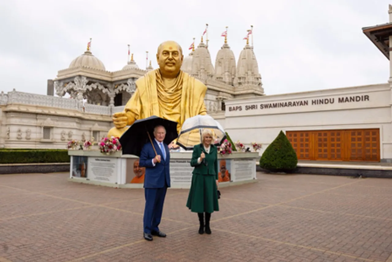 ब्रिटेन के महाराजा चार्ल्स तृतीय और महारानी कैमिला ने 'नीसडन मंदिर' के नाम से विश्वविख्यात बीएपीएस स्वामिनारायण मंदिर, लंदन का दौरा किया