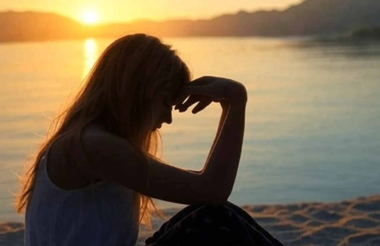 विटामिन बी12 की कमी को ना करें नजरअंदाज, आयुर्वेद से जानें लक्षण और उपाय