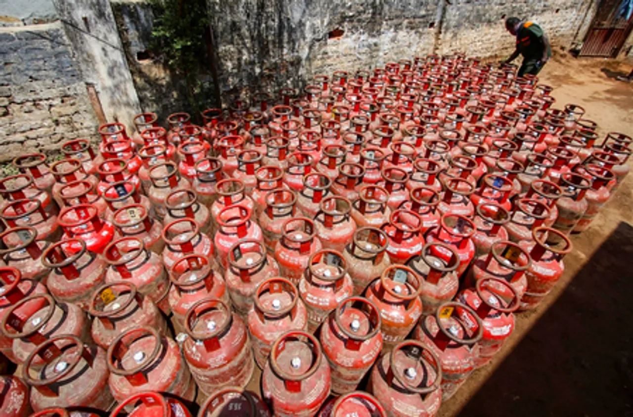 Commercial LPG cylinder prices reduced across metros from November 1
