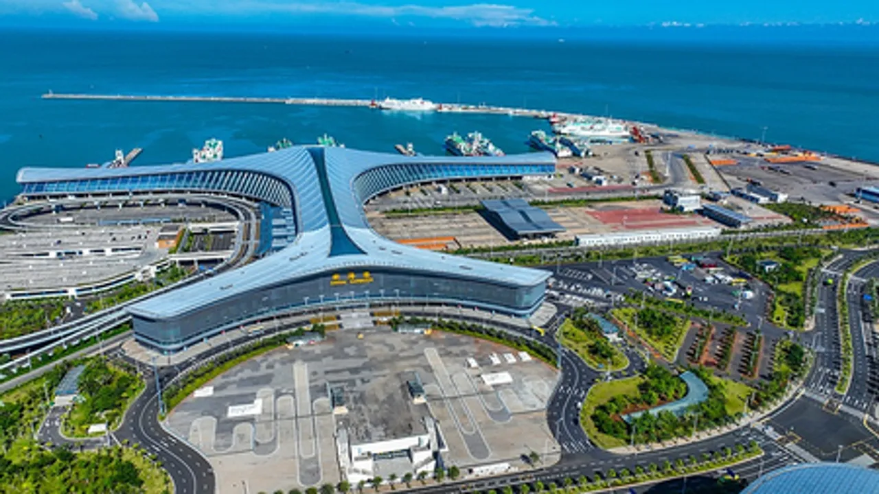 हाईनान मुक्त व्यापार बंदरगाह का निर्माण उच्च मानकों के अनुरूप करें : शी चिनफिंग