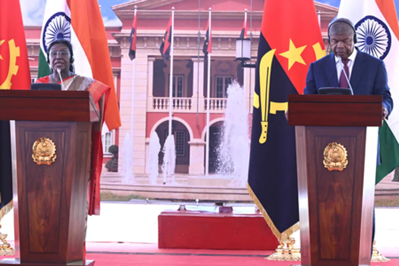 राष्ट्रपति मुर्मू दो देशों की राजकीय यात्रा के तहत पहुंचीं अंगोला, कई महत्वपूर्ण मुद्दों पर चर्चा की